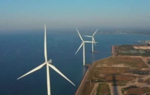 Законодателство за изграждането на ветрогенератори в Черно море готвят експерти